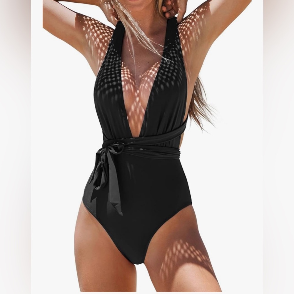 CUPSHE Women's One Piece Swimsuit Sexy Deep V Neck Bathing Suit Crisscross F8